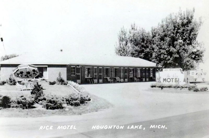 Rice Motel (South Bay Motel Apartments) - Vintage Postcard